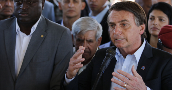Bolsonaro: "Eles (os guerrilheiros) resolveram sumir com o pai do Santa Cruz"