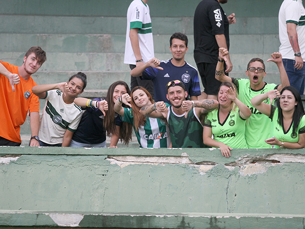 Torcida do Coritiba no Couto Pereira