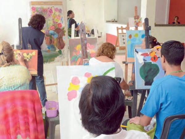 Oficinas aproximam moradores da cultura local e com qualidade