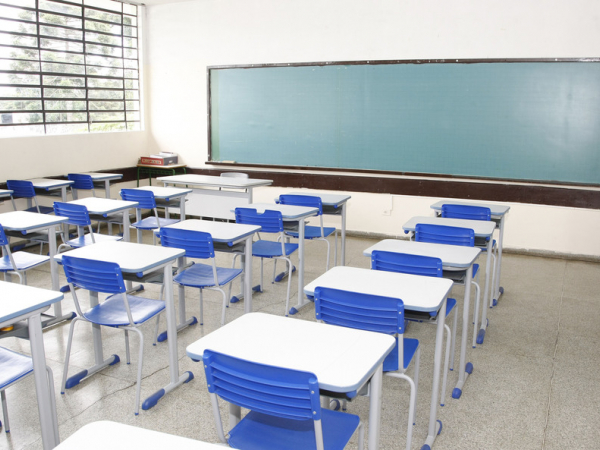 Aulas no primeiro semestre vão de 14 de fevereiro a 12 de julho