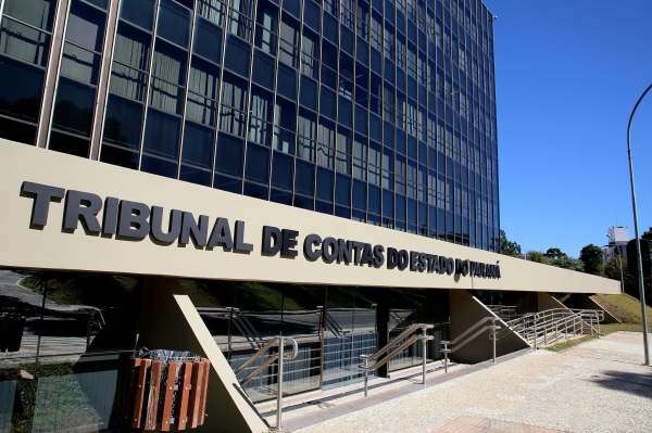 Segundo TCE, mais de 10 mil servidores teriam recebido auxílio indevidamente