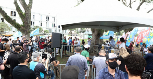 Segundo debate acontece na praça Nossa Senhora do Salete, no Centro Cívico