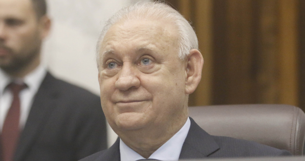 Traiano (PSDB): lei “não pode retroagir” contra “direito adquirido”