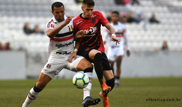 Athletico x Santa Cruz, na Arena da Baixada