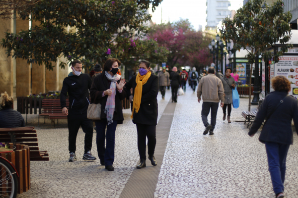 Primavera com cenário de inverno: tempo nublado deixa as temperaturas mais baixas neste outubro