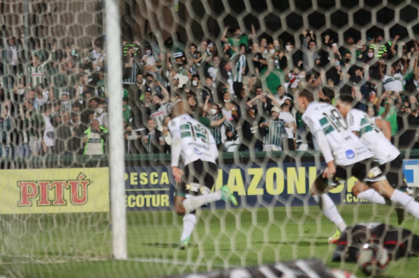 Festa do Coritiba no Couto Pereira: rumo ao título?