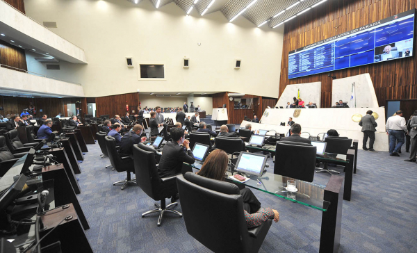 Plenário da Assembleia: parlamentares rejeitaram emendas