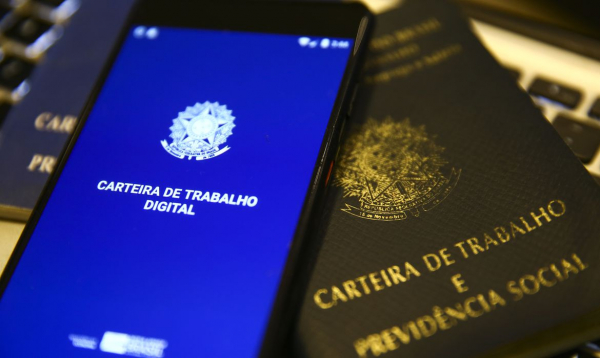 Saldo foi de 75.883 vagas no ano passado, queda de 46,8% em relação ao dado anterior de 142.690 vagas.