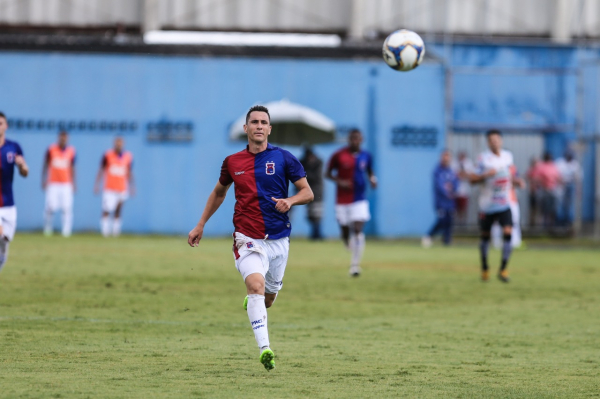 Higor Leite: nova função no esquema tático do Paraná Clube