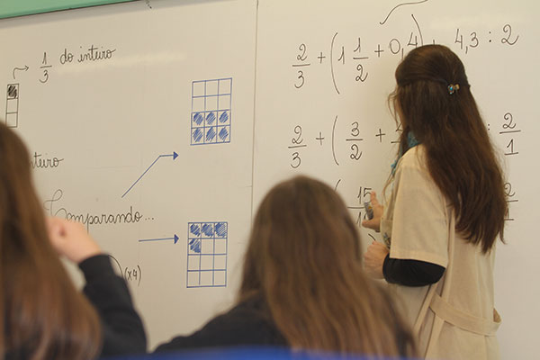 Tirar as dúvidas durante as aulas é essencial
