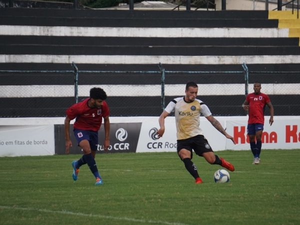 Jogo-treino entre Operário e Paraná Clube, em Ponta Grossa