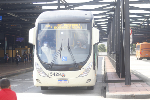 Ônibus metropolitano: cuidado com segurança sanitária