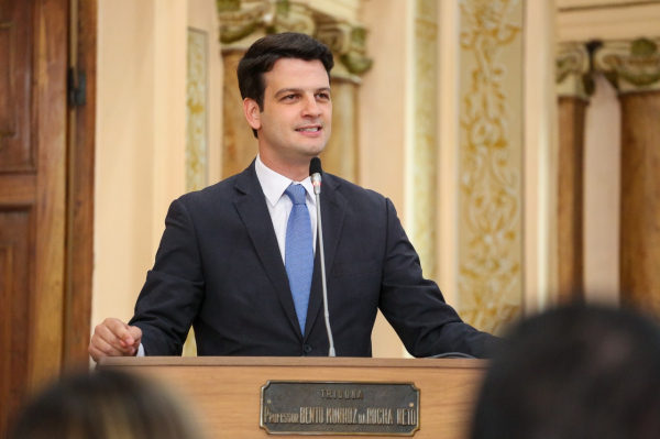 Pimente: filiação ao PSD em cerimõnia discreta