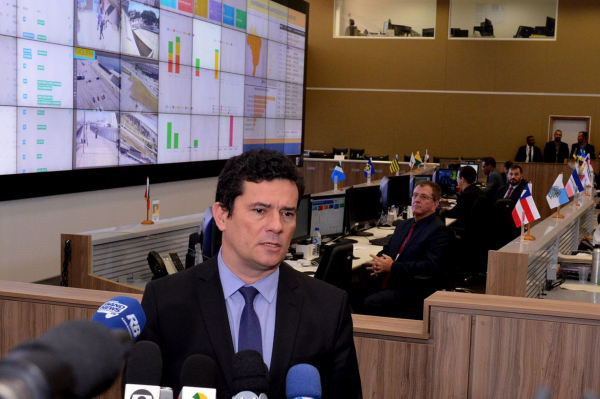 Moro: em nota, ministério alegou a "necessidade de que o suposto material, obtido de maneira criminosa, seja apresentado a autoridade independente para que sua integridade seja certificada”