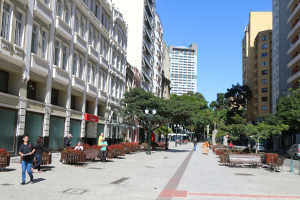 Centro da cidade vazia: reflexo de uma pandemia que ainda pode piorar