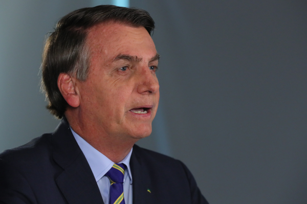 Bolsonaro; presidente ignorou resposta da OMS, que negou ter recomendado fim de isolamento para trabalhadores informais