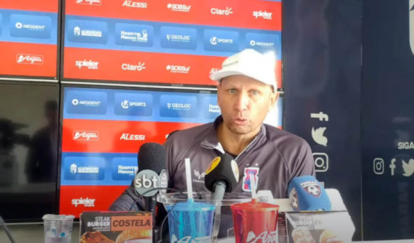 O técnico Omar Feitosa, do Paraná