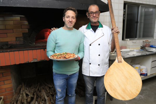 Rafael e seu tio na Pizzicato: negócio de família há quase 50 anos