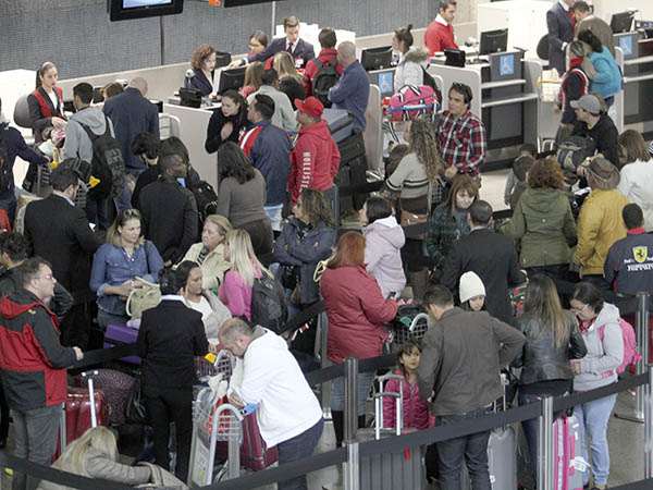 Movimento no Aeroporto Afonso Pena