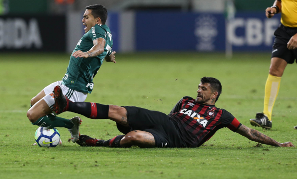 Gringo Lucho González: meio-campista deve ser poupado por Tiago Nunes