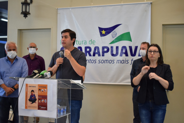 O prefeito Silvestri Filho: “a decisão de abrir o comércio de forma gradativa é pela necessidade de evitar a aglomeração de pessoas (clientes) na mobilização de funcionários, tanto dentro dos estabelecimentos quanto no transporte coletivo”