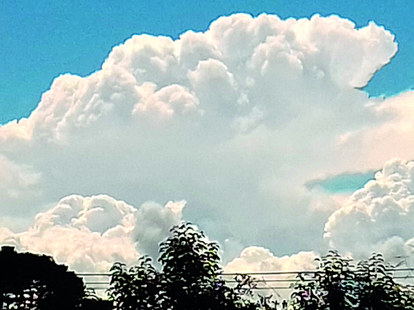 Curitiba deve ter nuvens de tarde