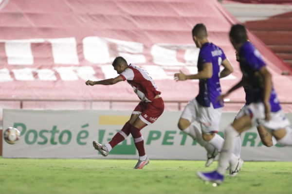 Náutico 2x1 Paraná