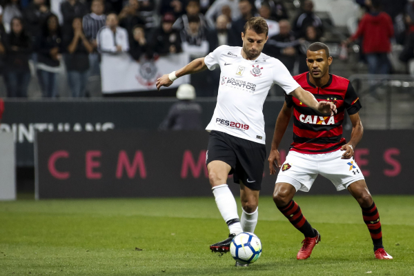 O zagueiro Henrique