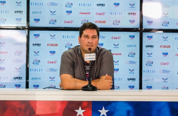 O técnico Matheus Costa, do Paraná