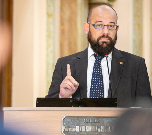 Éder Borges (PP): “Meme”