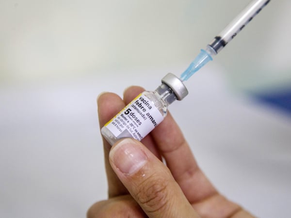 Postos de saúde ofertam a vacina contra a febre amarela