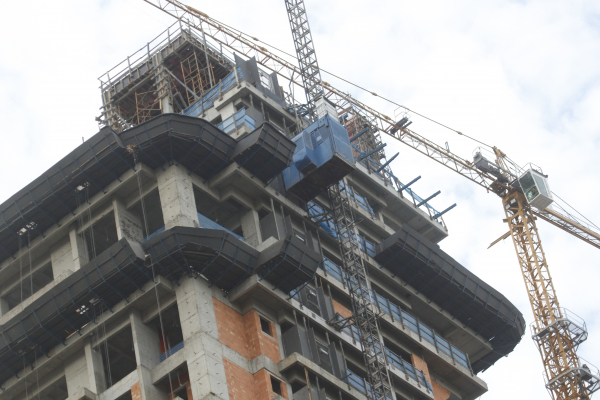 Resultado foi puxado principalmente pelos setores de Serviços, com 22.307 novas vagas, Comércio, 5.798, Construção Civil, 5.734, e Indústria, 5.084
