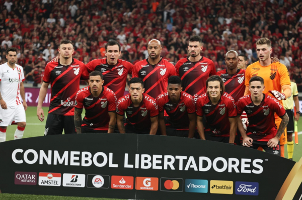 Escalação do Athletico contra o Estudiantes