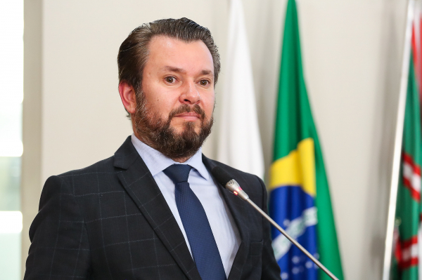 Beto Moraes (PSD): segundo sindicatos, vereador teria distribuído cestas básicas, muletas, cadeiras de roda, bicicletas e outros brindes