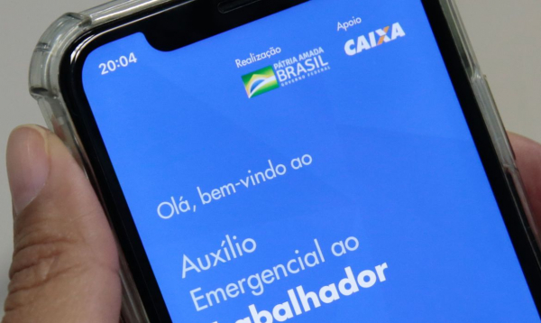 Auxílio: presidente da Caixa disse que realizar dois pagamentos num mês ia gerar muita confusão