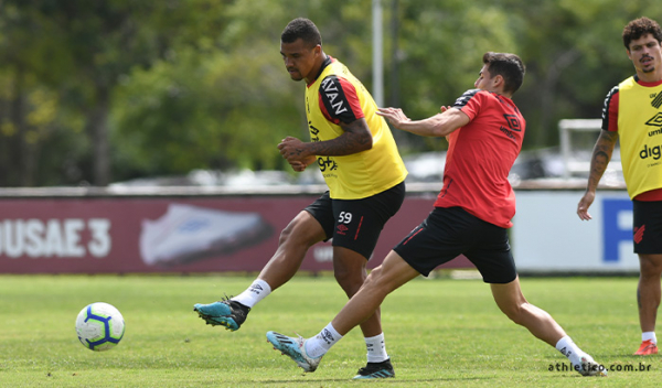Zé Ivaldo: novidade na lista de convocados