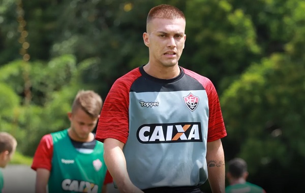 Jhemerson: à espera de uma chance