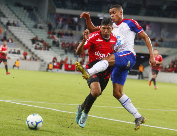 Rony enfrenta o Bahia