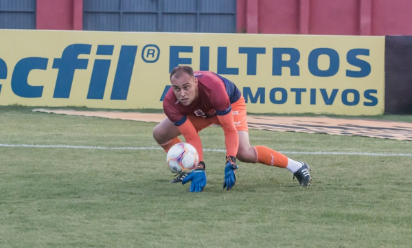 O goleiro Renan