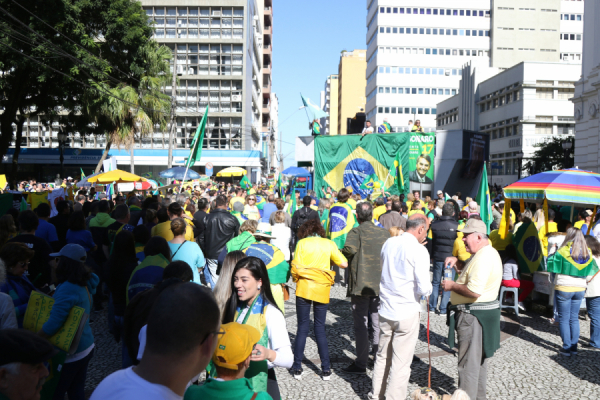 Segundo organizadores, não há motivo para adiar ou cancelar manifestação em Curitiba por causa do coronavírus