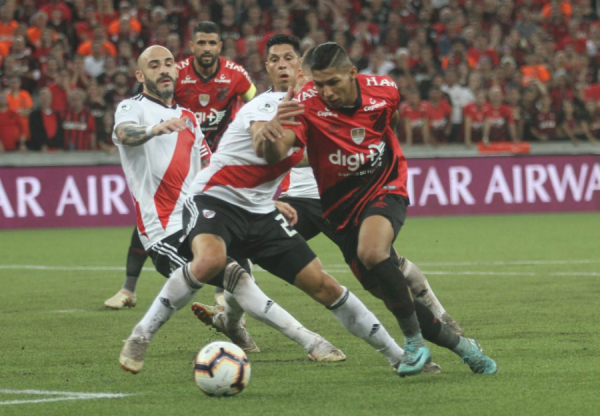 Athletico 1x0 River Plate, na Arena da Baixada