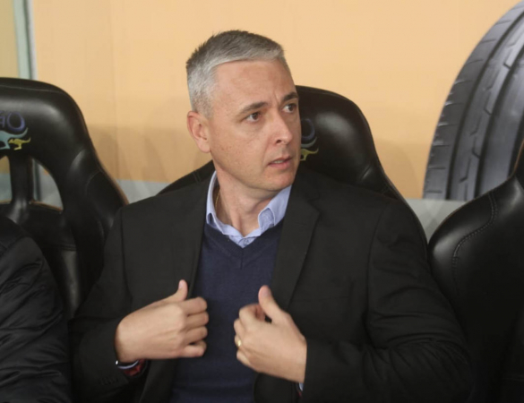 Tiago Nunes: “Tem gente que pensa que futebol é que nem jogo do Cartola, que escala, desescala e está tudo certo"