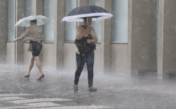 Chuva se aproxima do Paraná