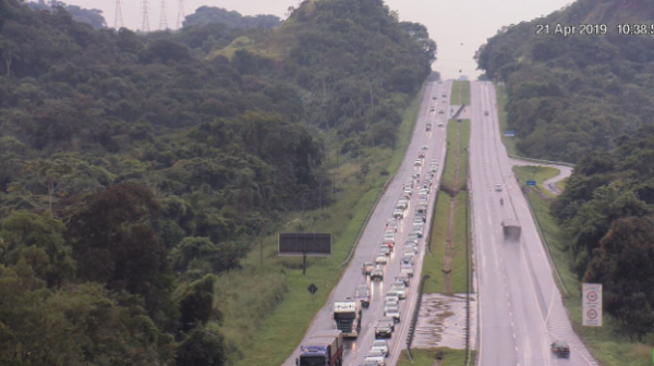 Trecho da BR-376, entre Curitiba e a divisa com SC