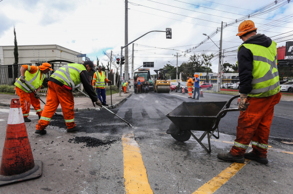 Dentro da temática obras, que recebeu 101 sugestões (53% do total), o primeiro pedido é por pavimentação de ruas