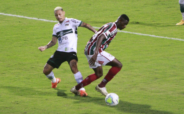 Neilton enfrenta o Fluminense