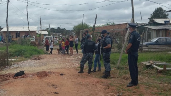 Segundo denúncia, projeto de desalojamento e modificação do bairro proposto pelo prefeito Rafael Greca não foi debatido e apresentado aos moradores da Caximba