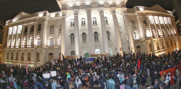 Protesto de segunda (1) antes do quebra-quebra