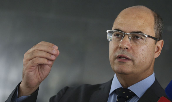 Witzel (PSC): "Peço mais uma vez que fiquem em casa, porque a doença, como todos podem estar percebendo, não escolhe ninguém e o contário é rápido"