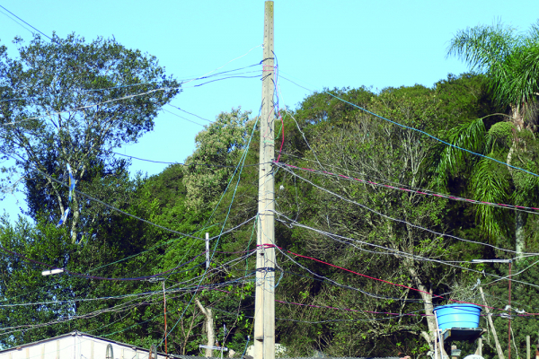 Emaranhados: roubo de energia elétrica tem riscos